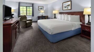 1 King Bed, Non-Smoking | Desk, blackout drapes, iron/ironing board, free cribs/infant beds