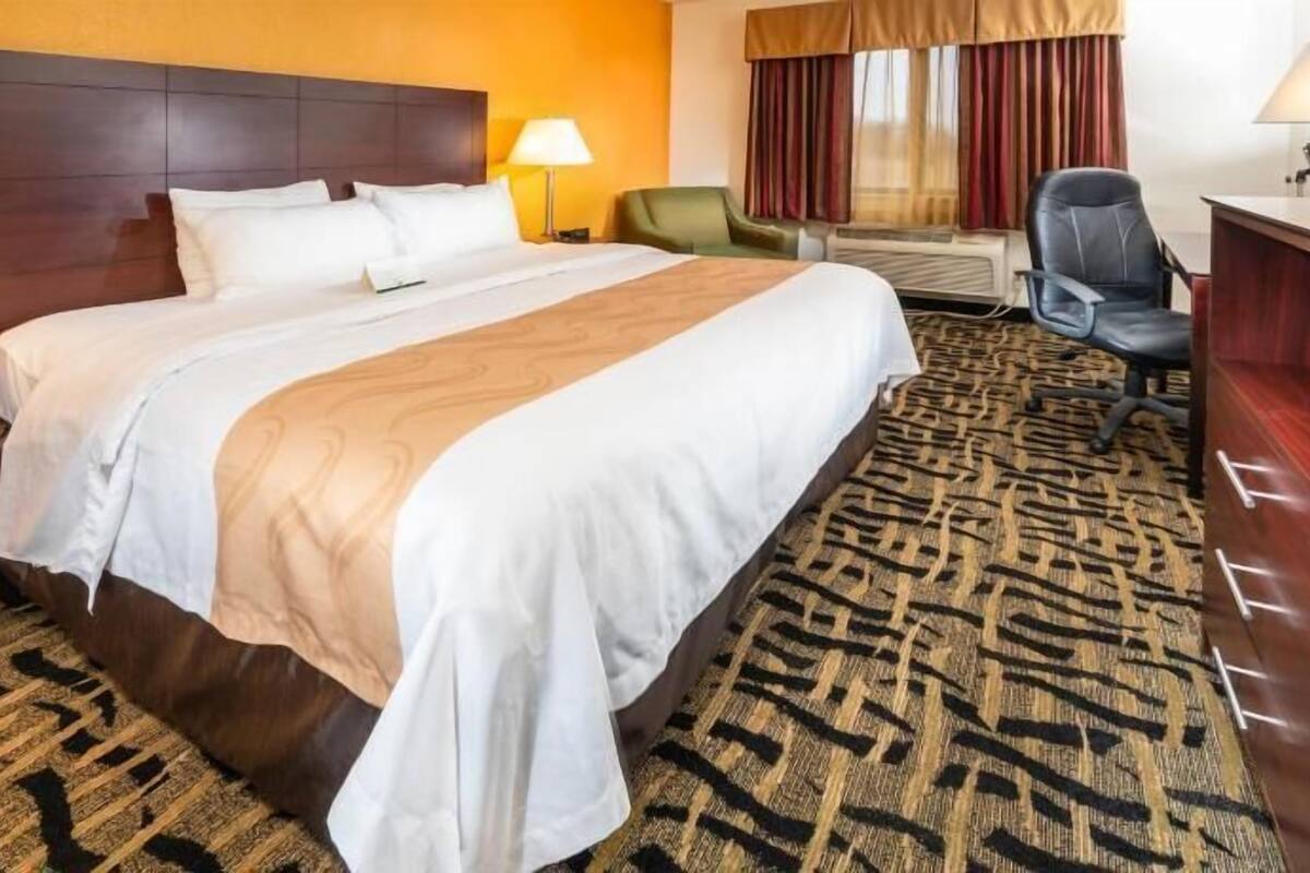 Egyptian cotton sheets, premium bedding, down comforters