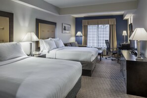 In-room safe, desk, laptop workspace, blackout curtains - Holiday Inn Express Hotel and Suites Laurel by IHG (Laurel)