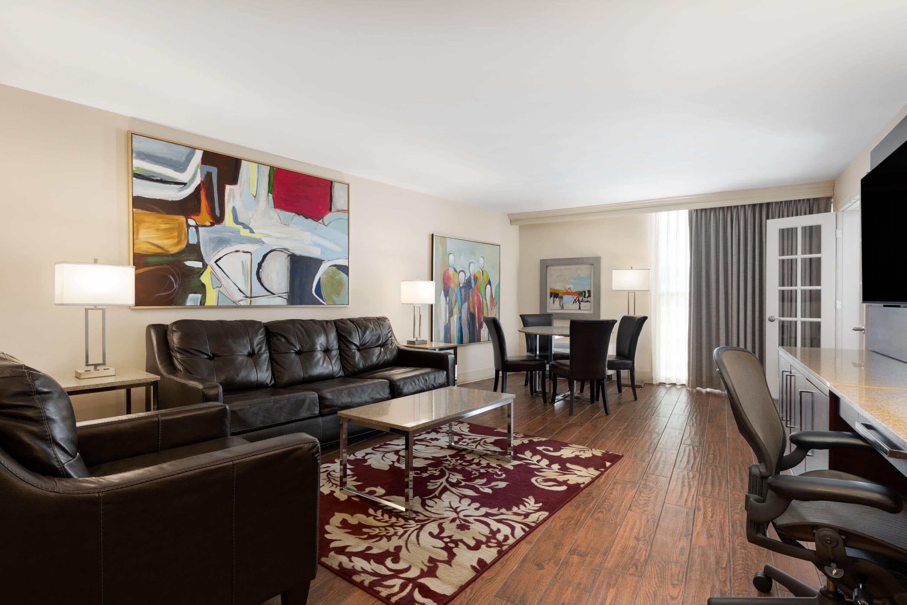 Suite, 1 King Bed, Non Smoking (One-Bedroom Suite) | Premium bedding, pillowtop beds, in-room safe, desk