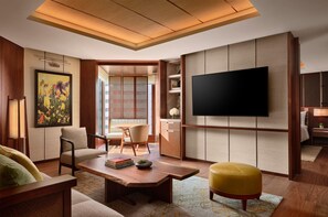 Suite presidencial, 1 llit de matrimoni gran | Minibar, caixa forta a l'habitació, escriptori i cortines opaques 