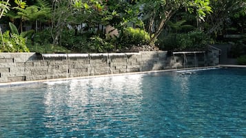 Exercise/lap pool