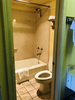 Double Room, Smoking | Bathroom | Combined shower/tub, free toiletries, hair dryer, towels