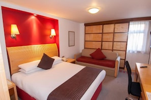 Iron/ironing board, free cribs/infant beds, free WiFi, bed sheets - The Bell Hotel Epping (Epping)