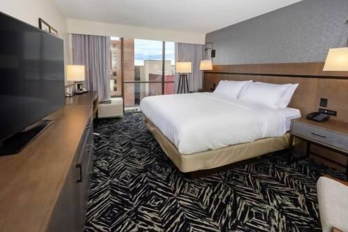 In-room safe, desk, laptop workspace, iron/ironing board