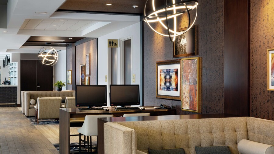 DoubleTree by Hilton Jamestown