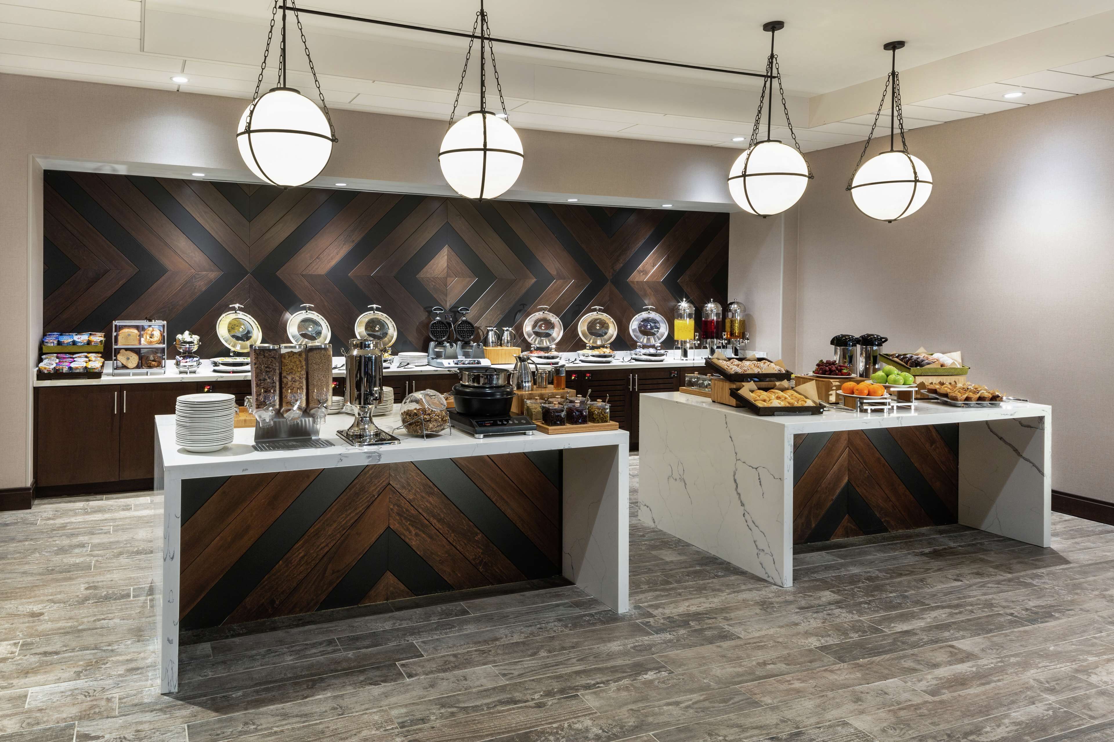 breakfast, lunch and dinner served