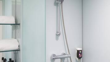 Combined shower/bathtub, eco-friendly toiletries, hair dryer, towels