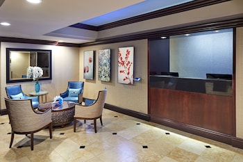 Hotel entrance and lobby at Empress Hotel of La Jolla