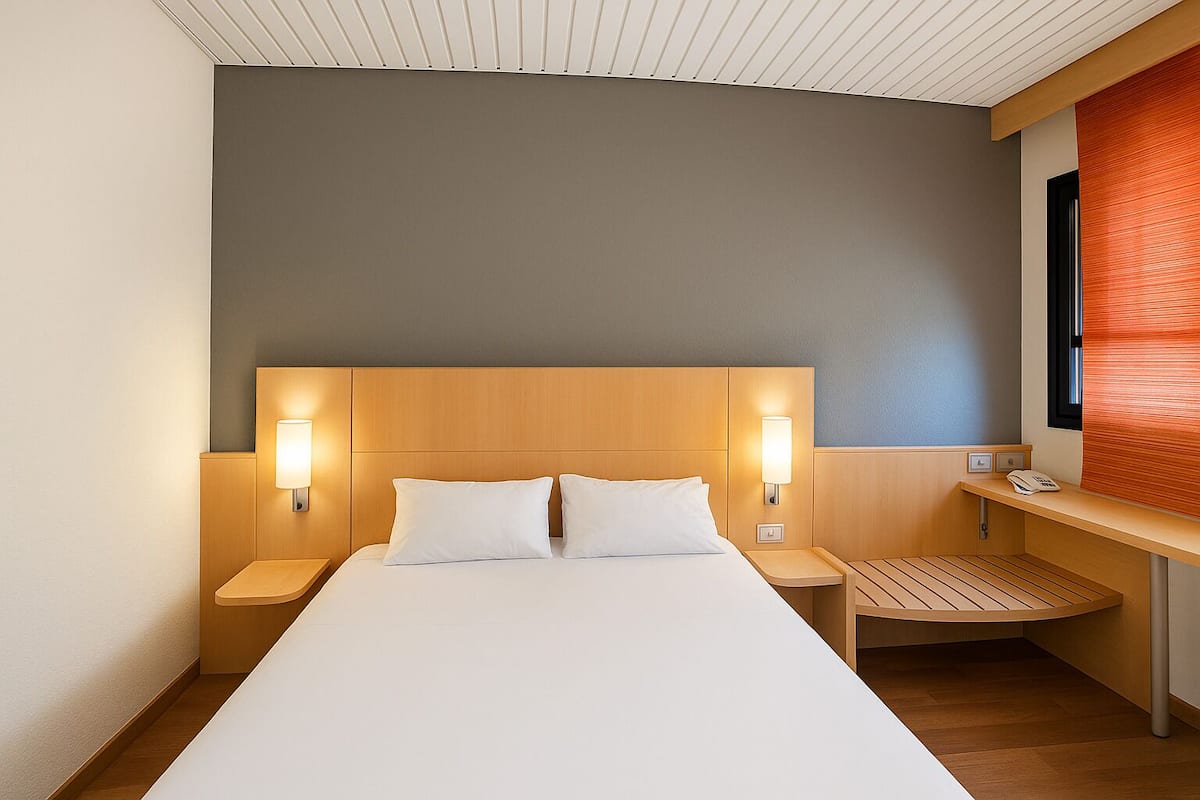 Down duvets, desk, blackout curtains, free WiFi