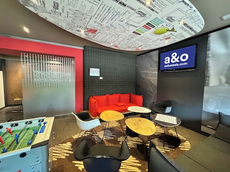 Recepción. a&o Hostel Milano Ca Granda