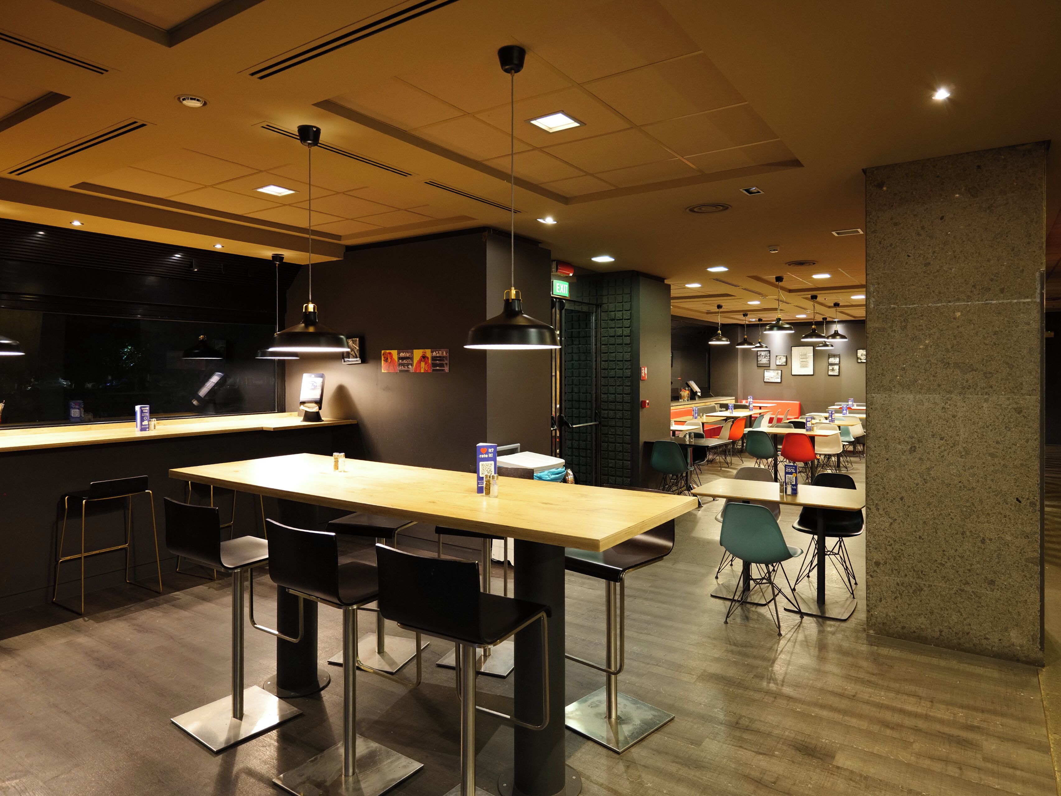 Daily buffet breakfast (EUR 11.5 per person)