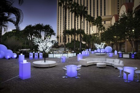Rosen Centre Hotel - Image 1