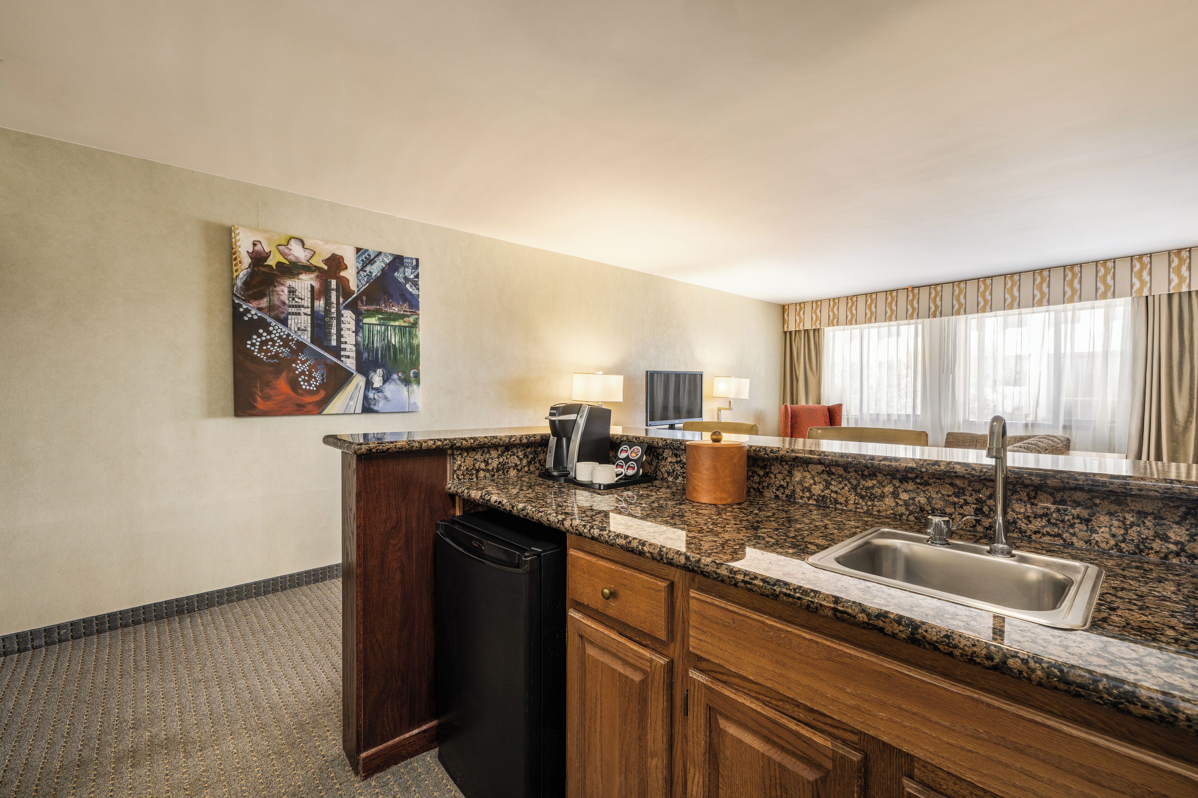 Executive Suite, 1 Bedroom | In-room safe, desk, iron/ironing board, free cribs/infant beds