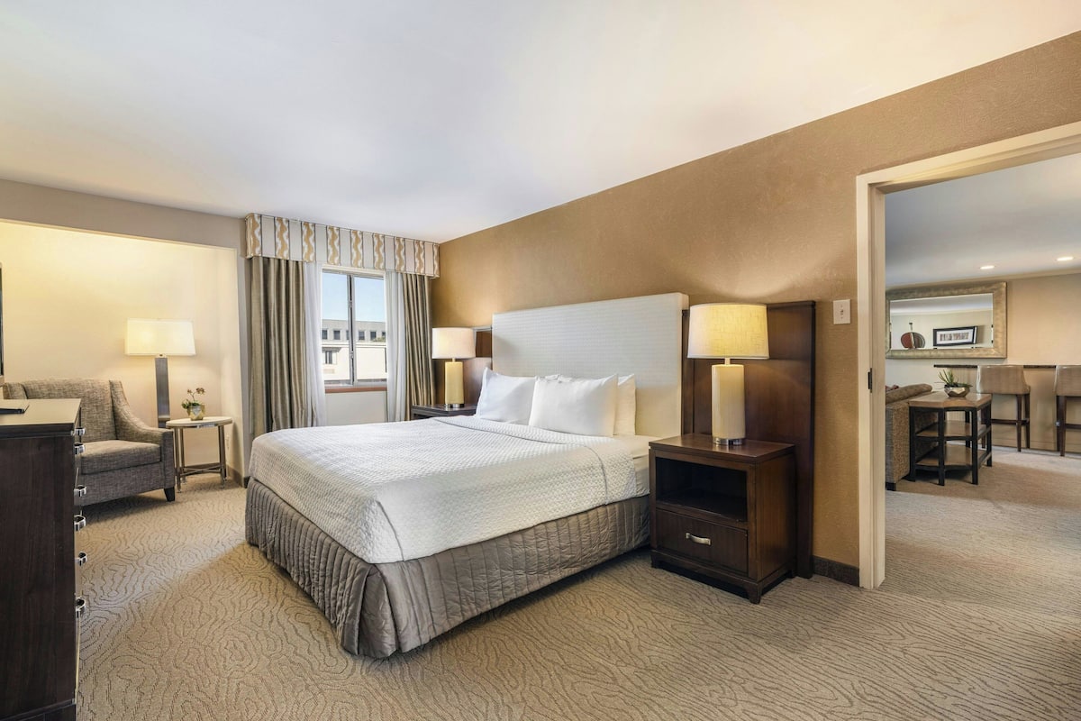 In-room safe, desk, iron/ironing board, free cots/infant beds