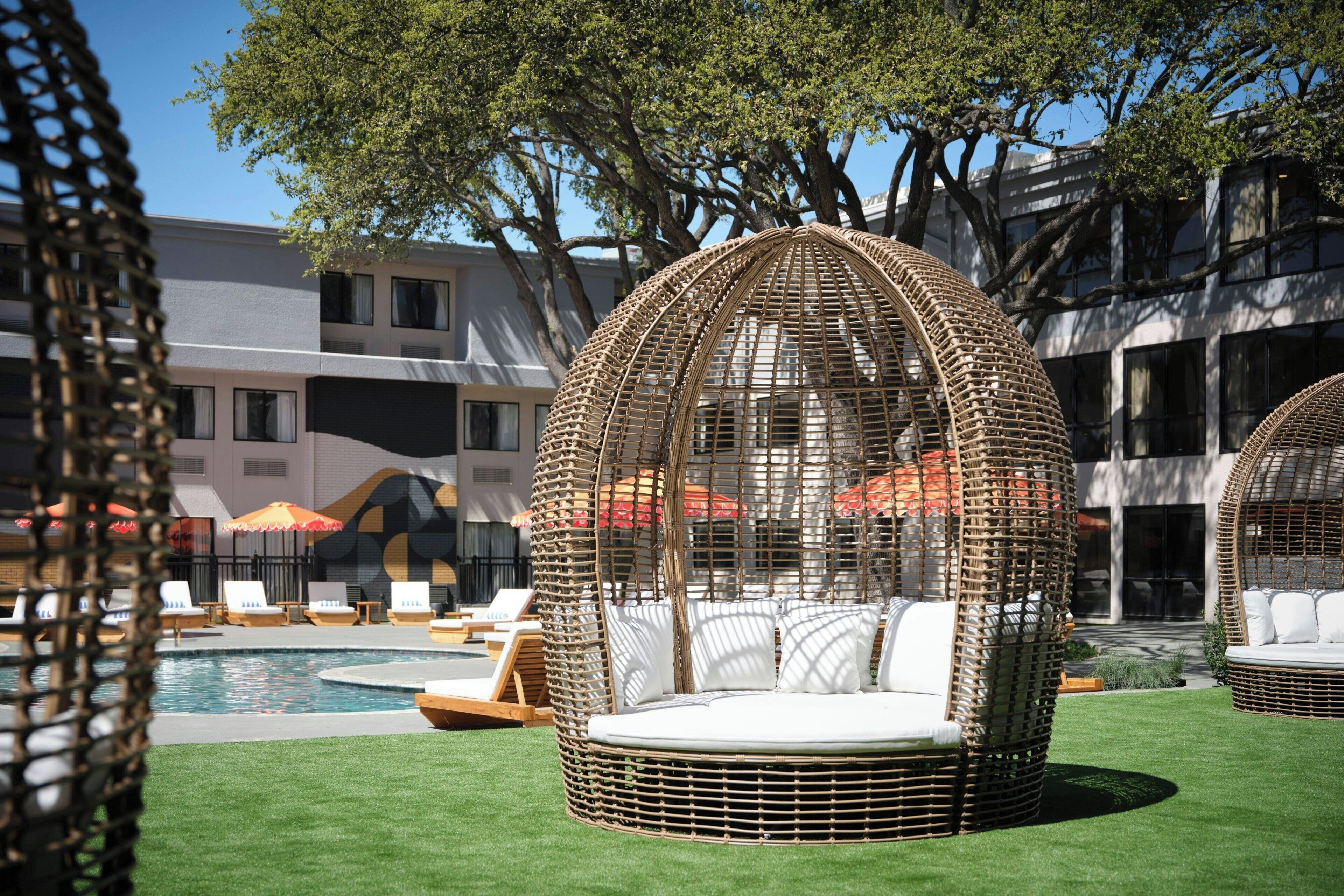 실내 수영장, 야외 수영장