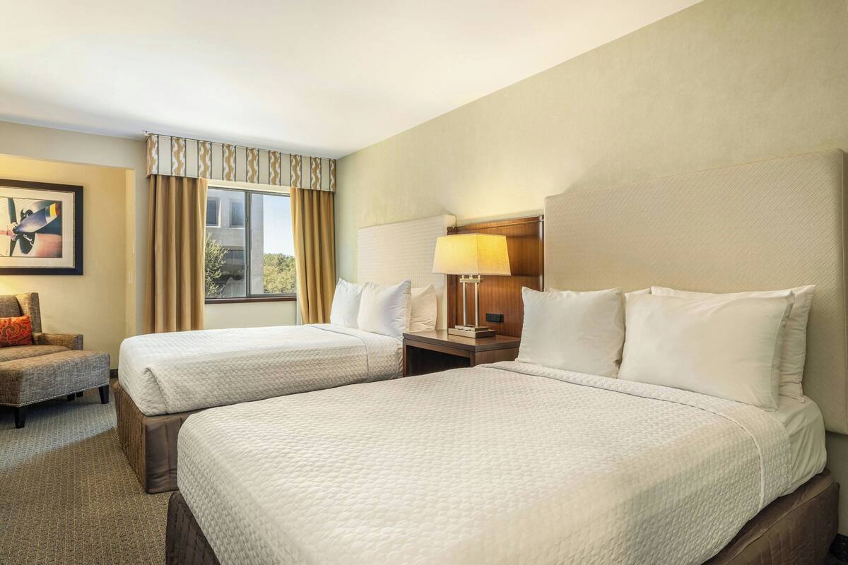 In-room safe, desk, iron/ironing board, WiFi (free)