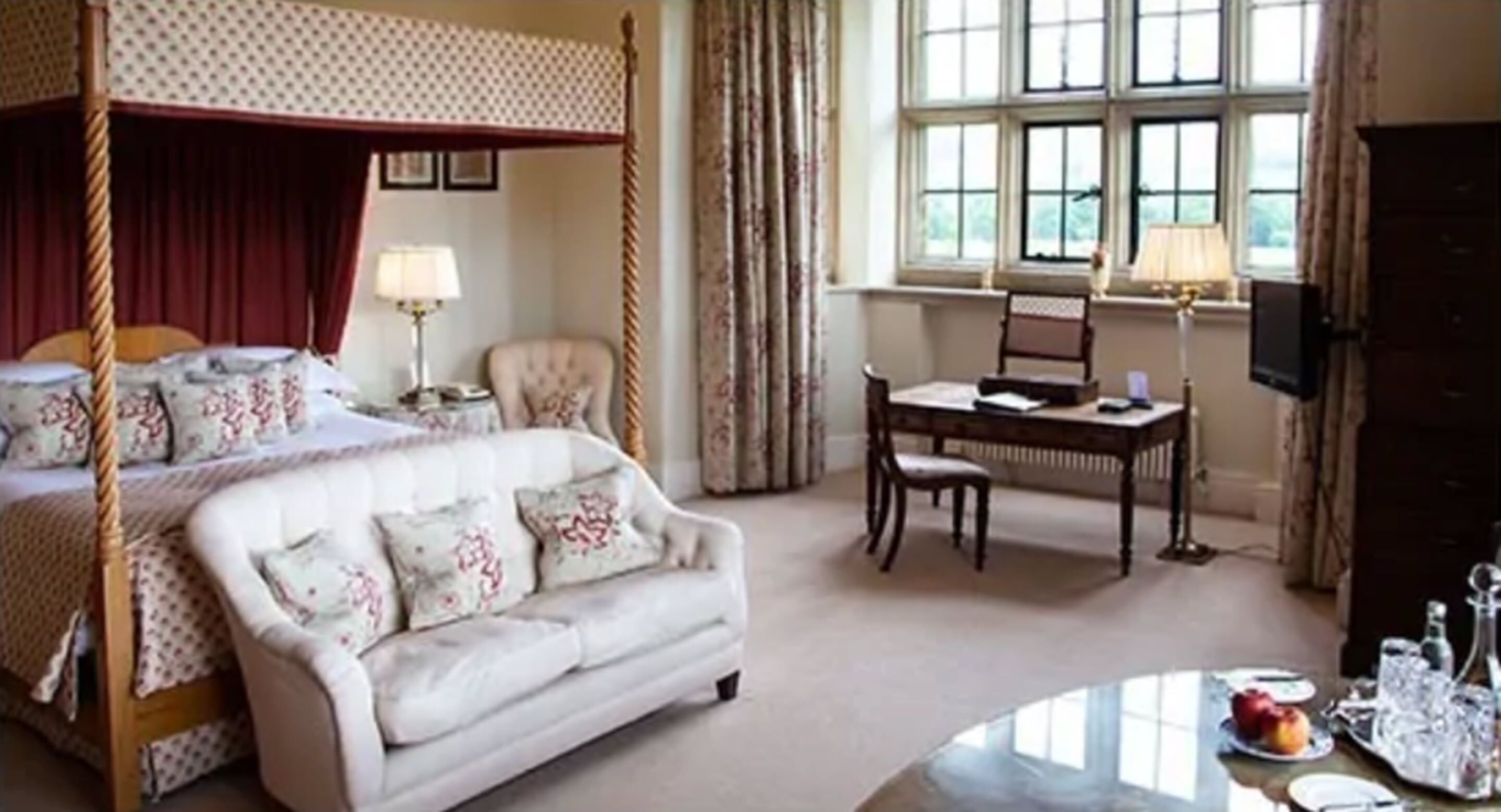 premium suite (four poster super king sized bed) | premium bedding, individually decorated, individually furnished, desk