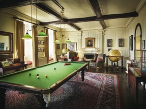 Billiards - Llangoed Hall (Brecon)