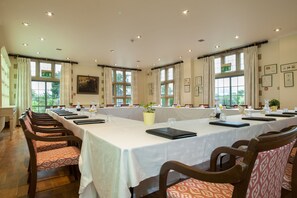 Meeting facility - Llangoed Hall (Brecon)