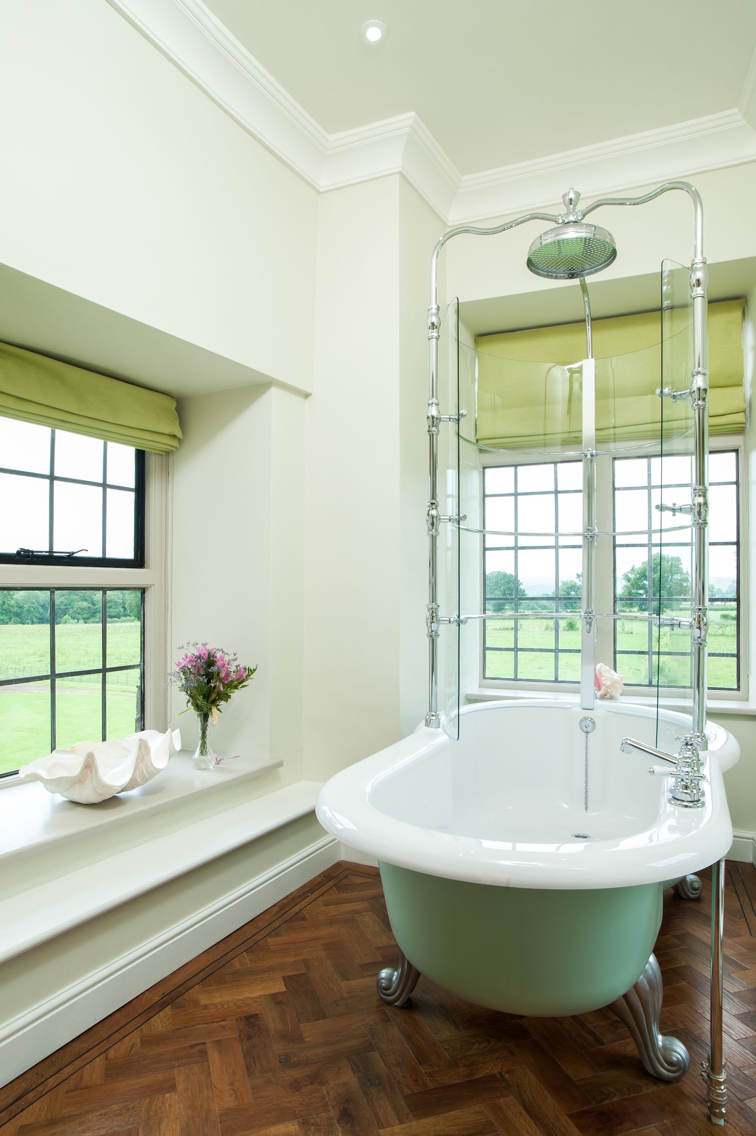 junior suite | deep-soaking bathtub