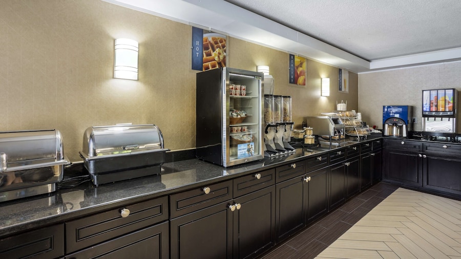 Best Western Harrisburg North Hotel