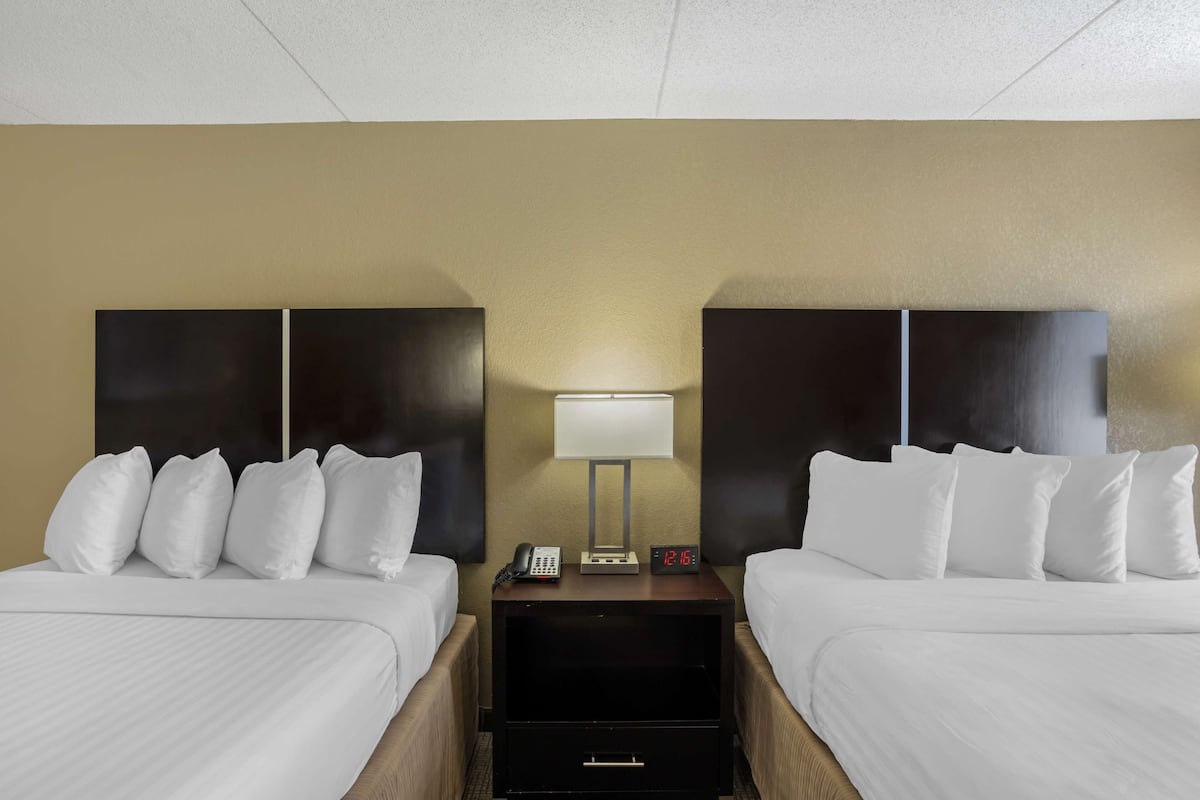 In-room safe, desk, iron/ironing board, free WiFi