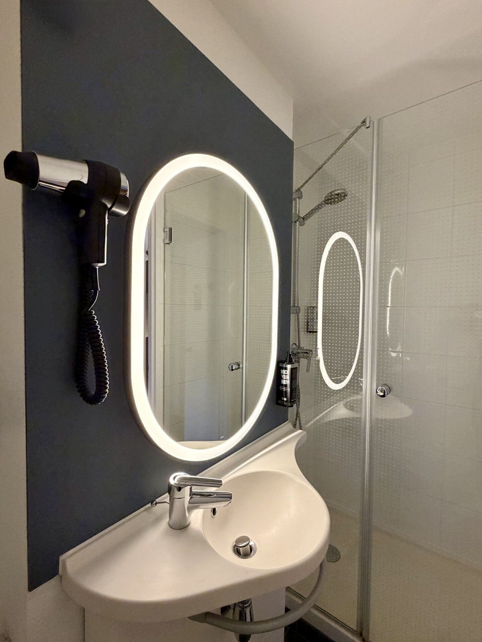 Chambre Standard, 1 lit une place | Bureau, rideaux occultants, chambres insonorisées