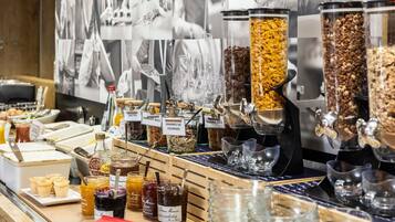 Lunch and dinner served, French cuisine