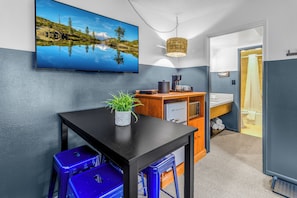 Premium Suite, 2 Bedrooms | 2 bedrooms, premium bedding, pillowtop beds, free WiFi