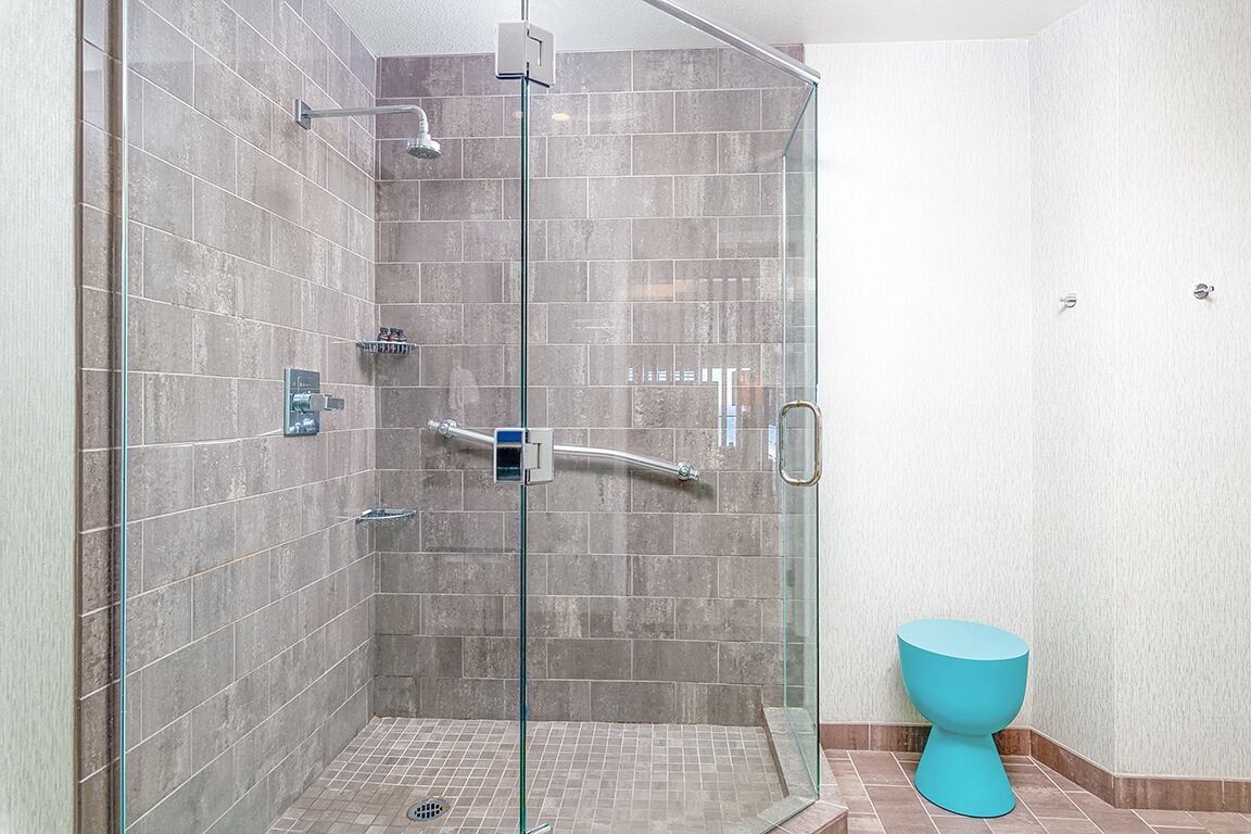 shower, rainfall showerhead, free toiletries, hair dryer