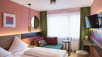 Phòng đôi hoặc 2 giường đơn Tiêu chuẩn | Két bảo mật tại phòng, bàn, truy cập Internet không dây miễn phí