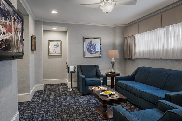 Living area - Wayne Hotel (Wayne)