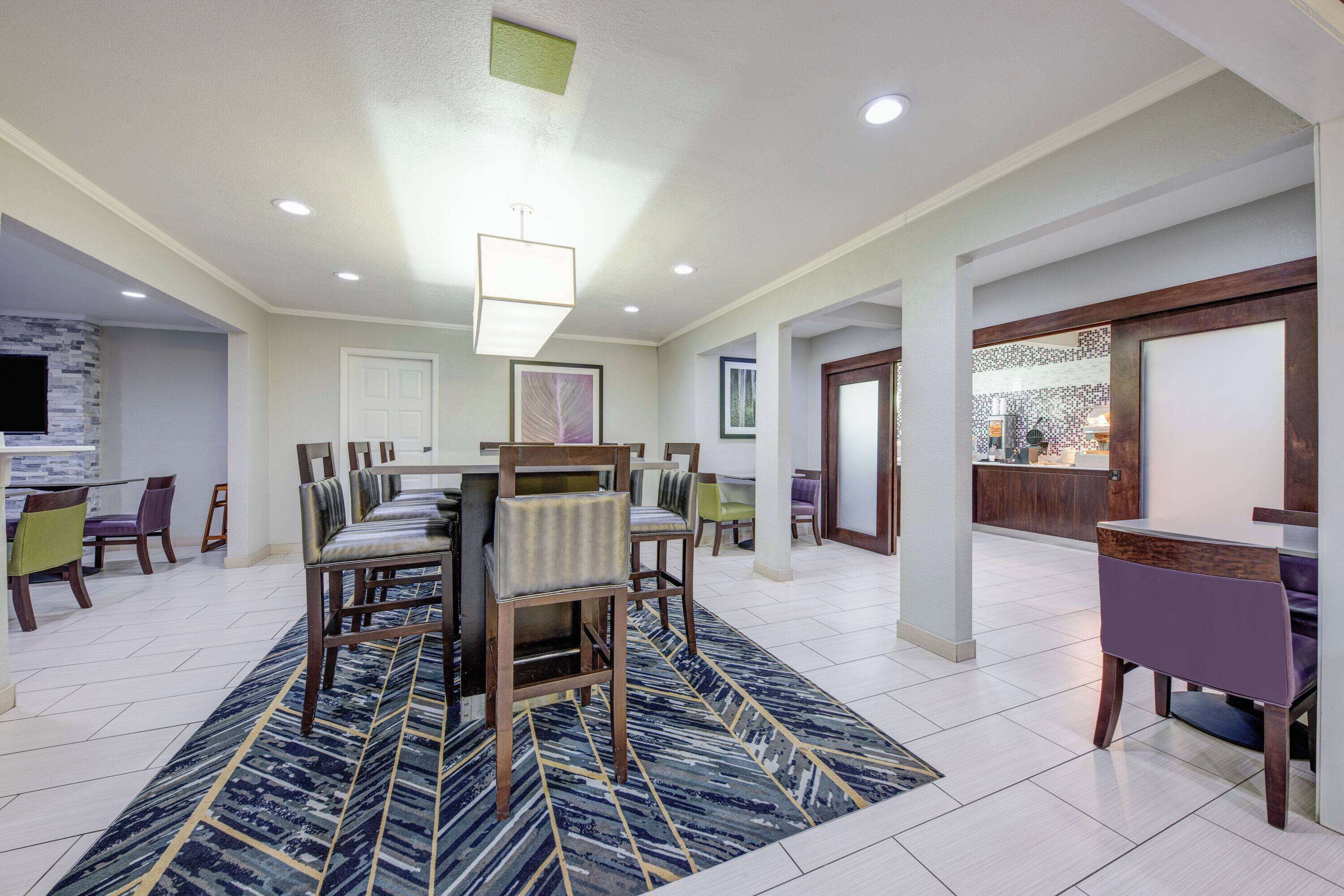 free daily continental breakfast