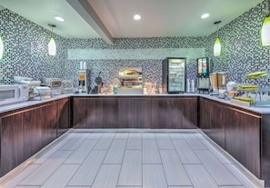 Free daily continental breakfast