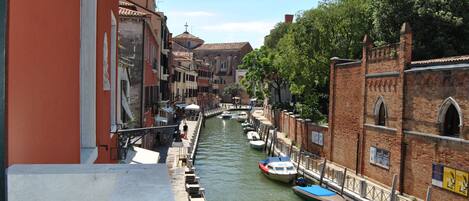 Uitzicht vanuit de kamer