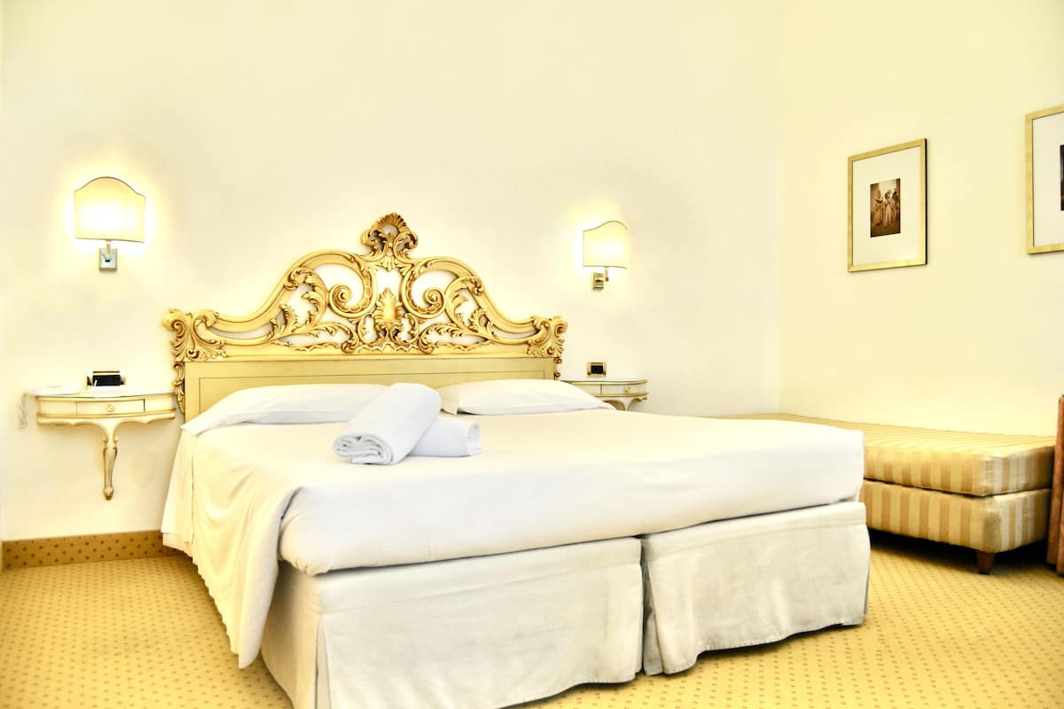 Classic Triple Room | Down comforters, minibar, in-room safe, desk
