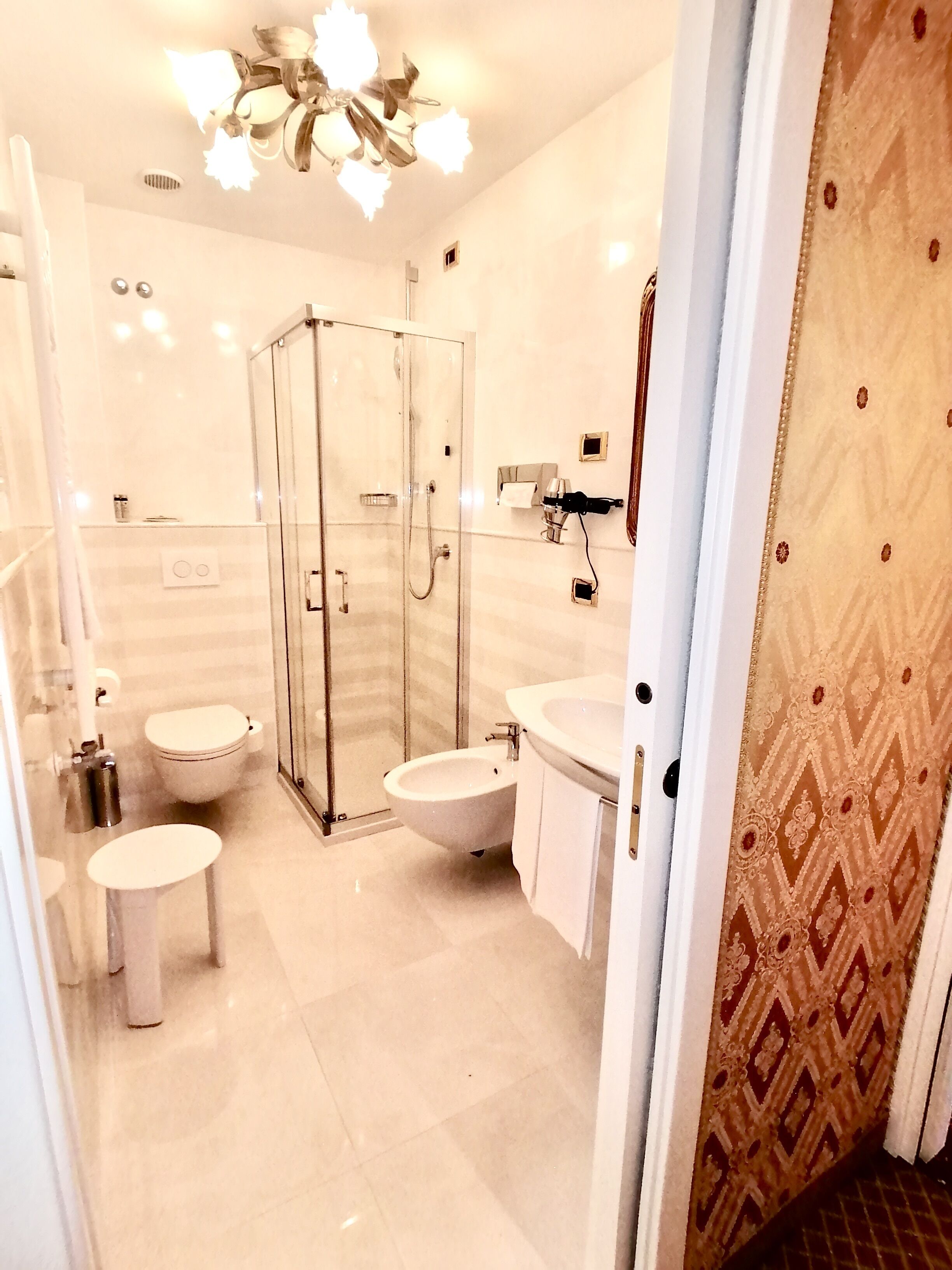 superior double room | bathroom | hair dryer, bidet, towels