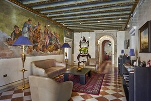 로비 좌석 공간