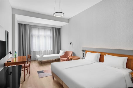 Superior Plus Double Room | Hypo-allergenic bedding, in-room safe, desk, soundproofing. Danubius Hotel Hungaria City Center