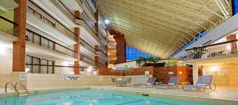 Holiday Inn Oakville Centre by IHG