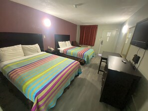 1 Schlafzimmer, Schreibtisch, laptopgeeigneter Arbeitsplatz