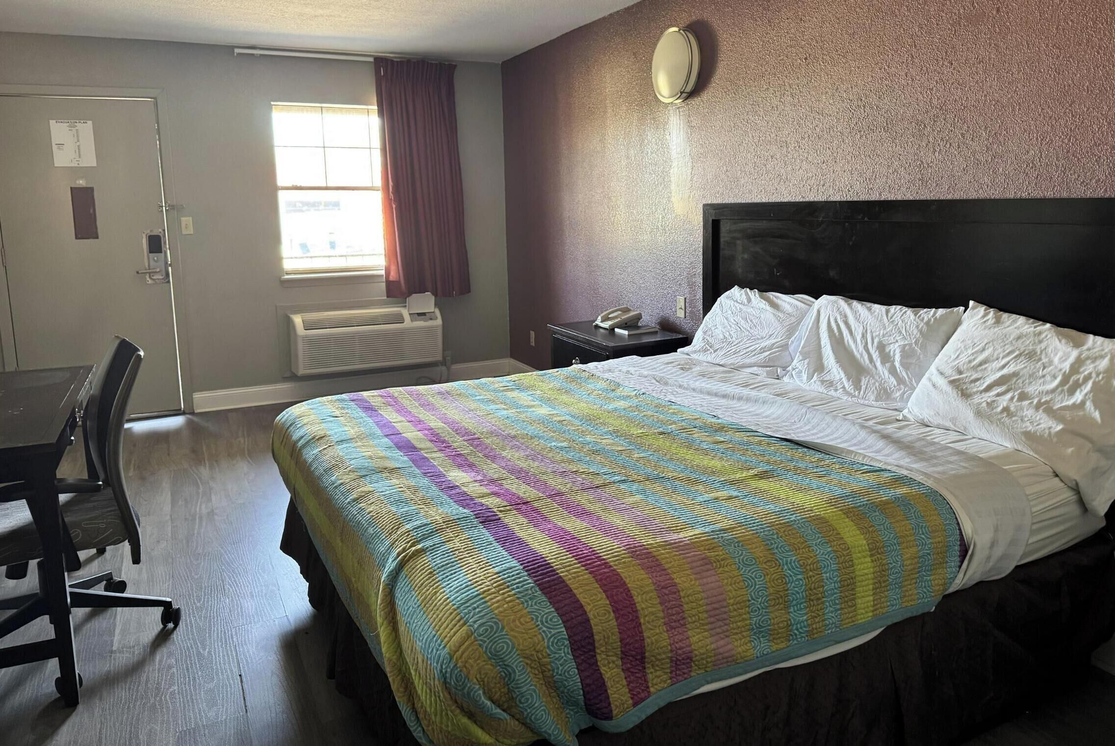 Room, 1 King Bed, Non Smoking