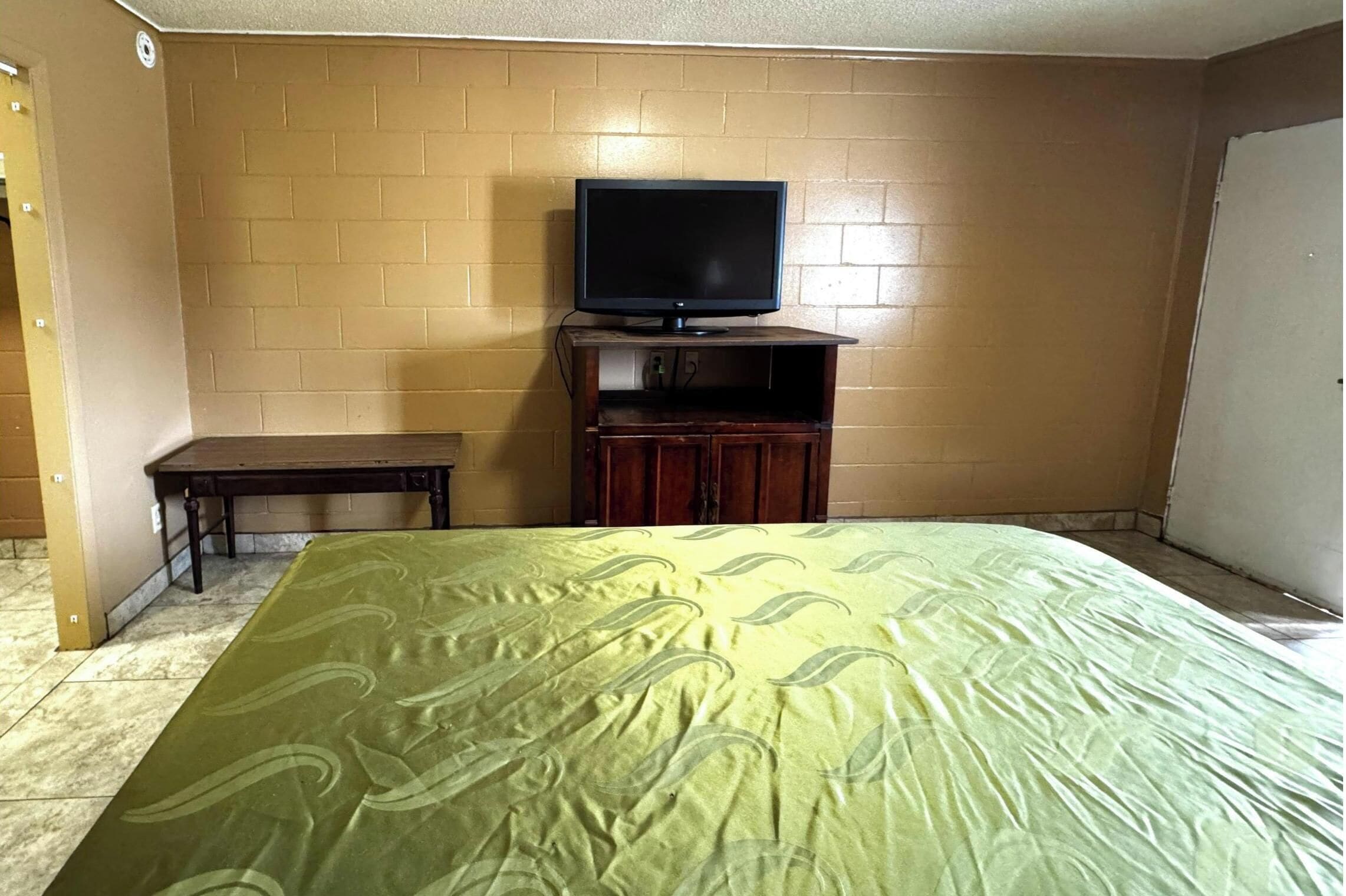 Habitación, 1 cama King size, para fumadores | Escritorio, tabla de planchar con plancha, wifi gratis y ropa de cama 