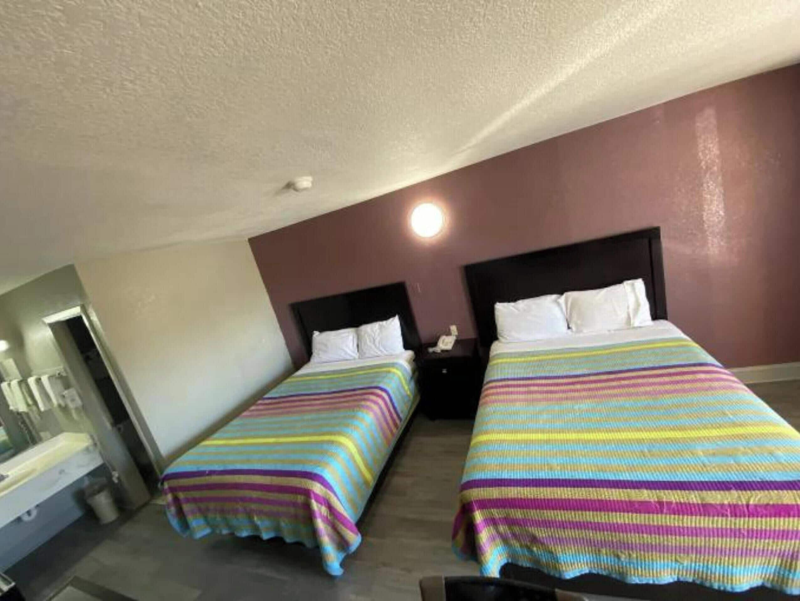 Desk, laptop workspace, iron/ironing board, free WiFi