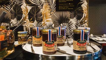 Daily buffet breakfast (EUR 19.00 per person)