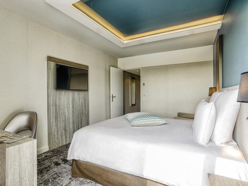 Superior Double Room, 1 Double Bed with Sofa bed | In-room safe, desk, blackout drapes, iron/ironing board