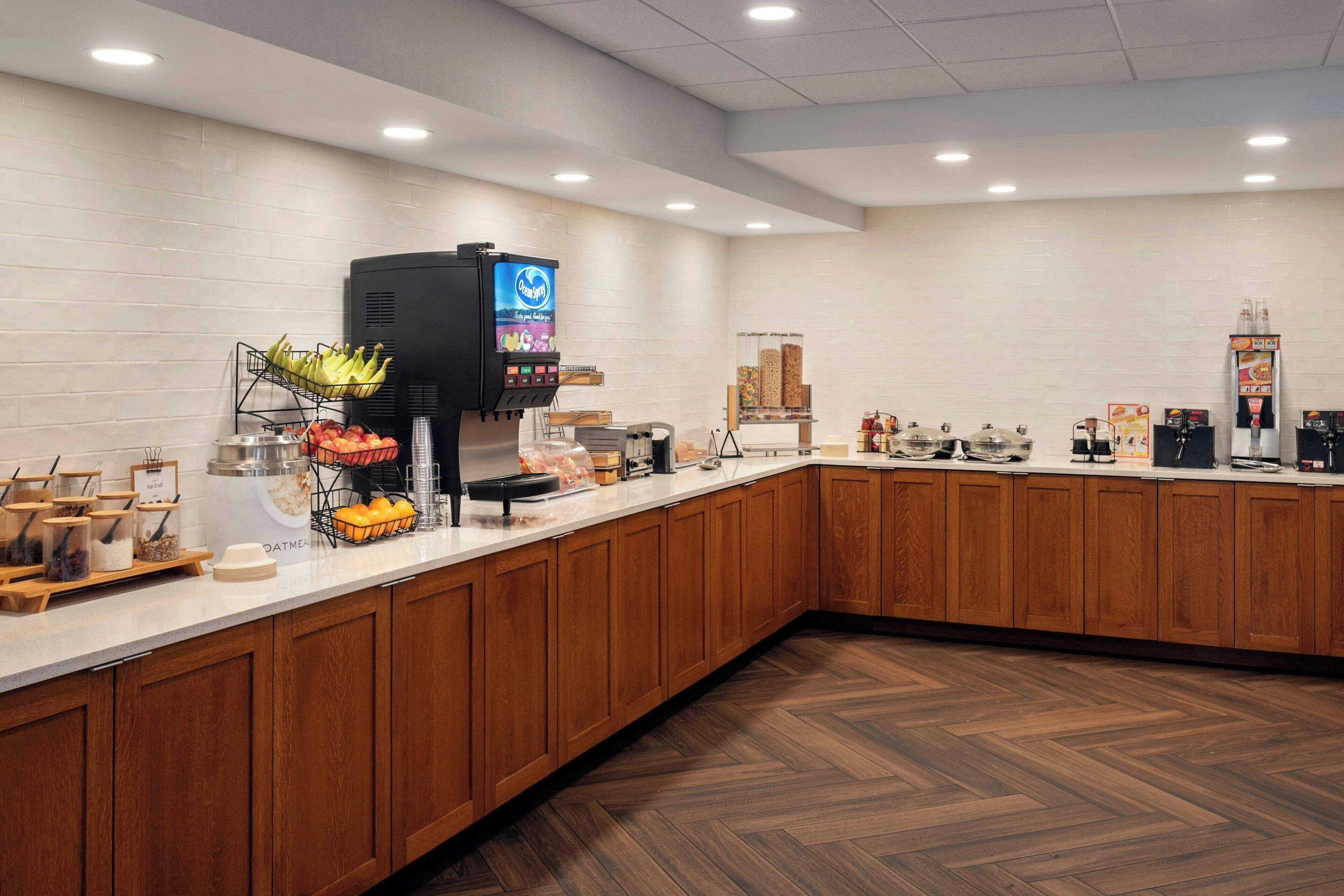 free daily continental breakfast