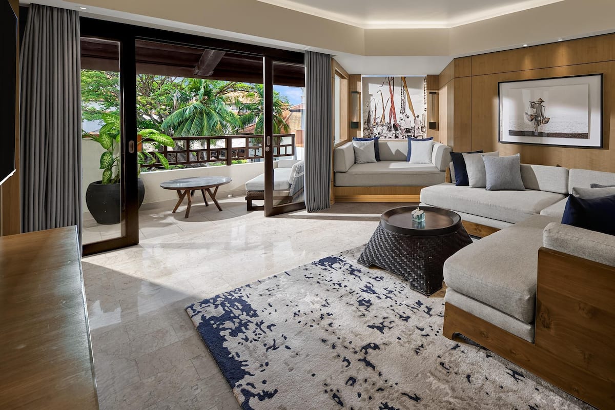 Grand Suite, 1 King Bed | 1 bedroom, minibar, in-room safe, desk