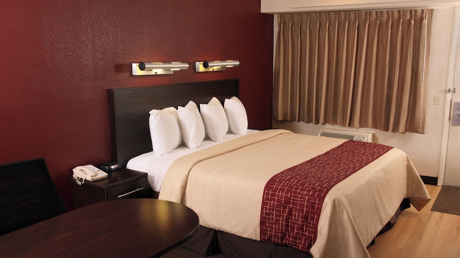 Red Roof Inn PLUS+ Philadelphia Airport